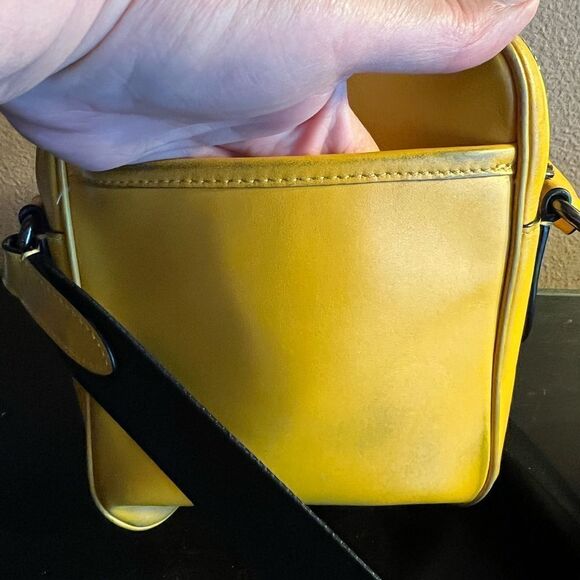 Coach heritage yellow crossbody bag - Picture 11 of 13